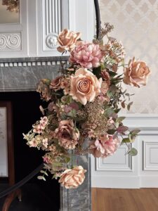 Bruiloft decoratie met zijde bloemen