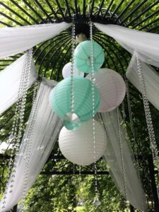 Bruiloft styling met lampionnen