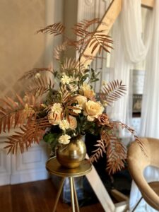 Bruiloftdecoratie met zijdebloemen